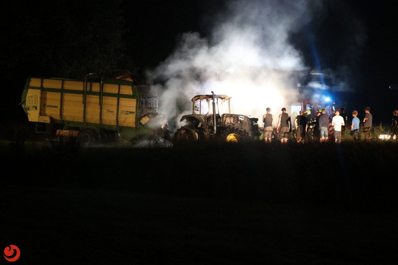 Tractor verwoest door felle brand bij Boornbergum
