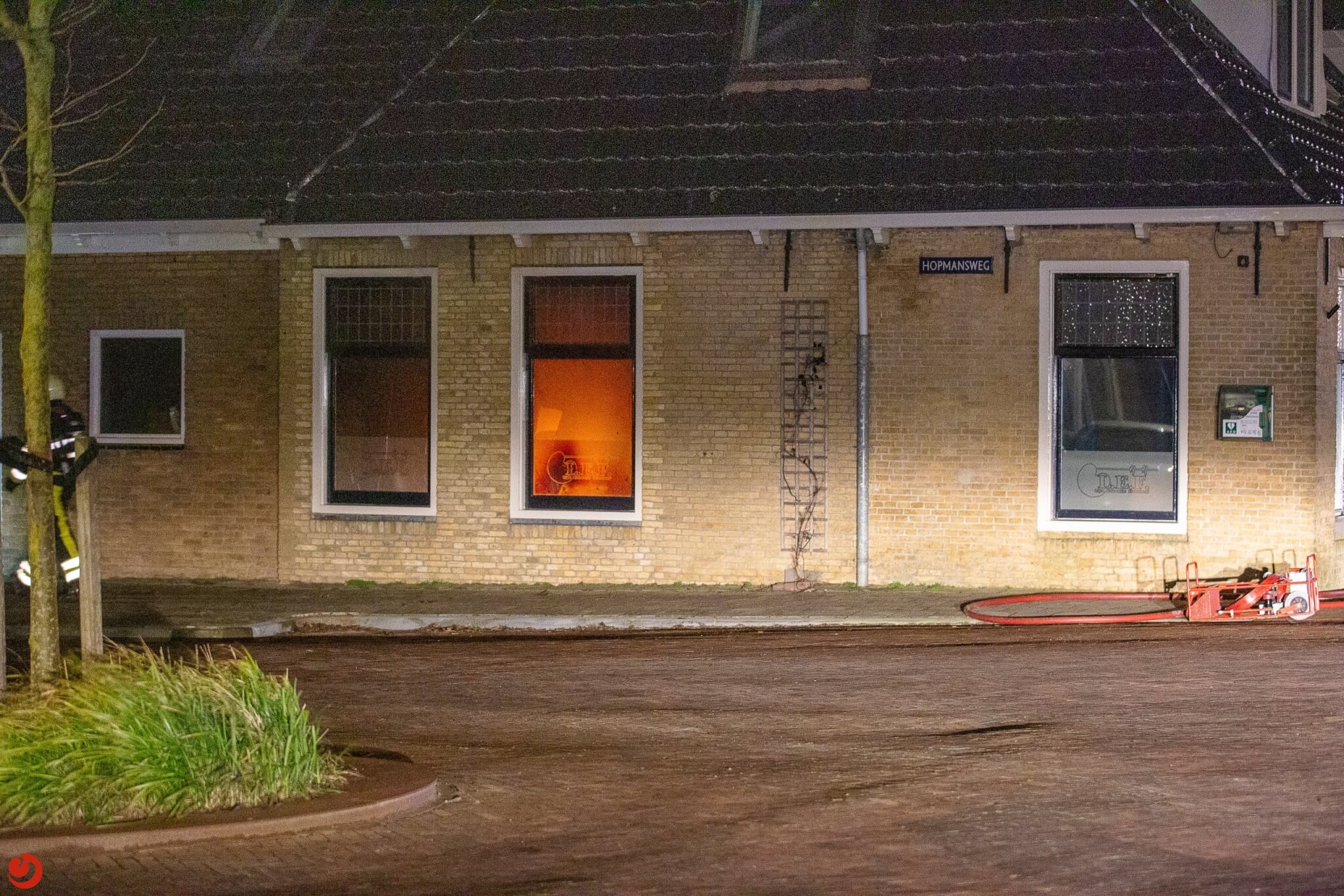 Brand in kantoorpand Midlum