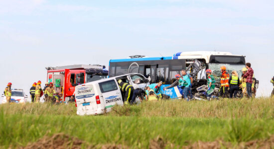 Bestuurster taxibusje ernstig ongeval met 14 gewonden Berltsum had GHB gebruikt
