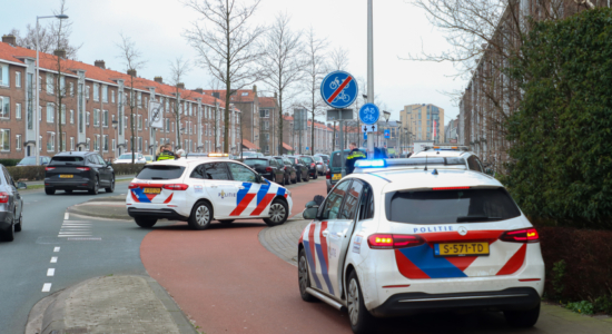 Scooter en fiets in botsing in Leeuwarden; vrouw gewond
